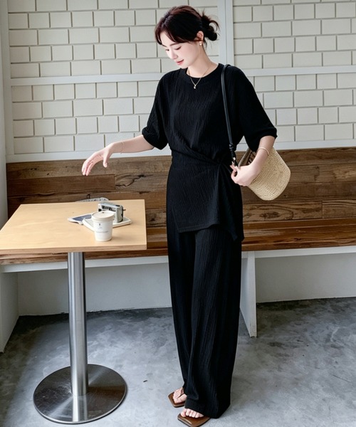 Aelina(エリナ)の「クルーネックスリットTシャツ&イージーパンツセットアップ(セットアップ・レディース・ホワイト/ブラック・FREE)」の15枚目の写真