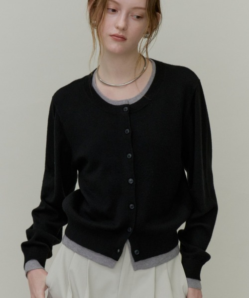 Plumel(プルメル)の「Bi-color Layered Like Knit Cardigan / バイカラーレイヤードライクニットカーディガン(ニット/セーター・レディース・ブラック/ベージュ/サックスブルー・MEDIUM)」の17枚目の写真