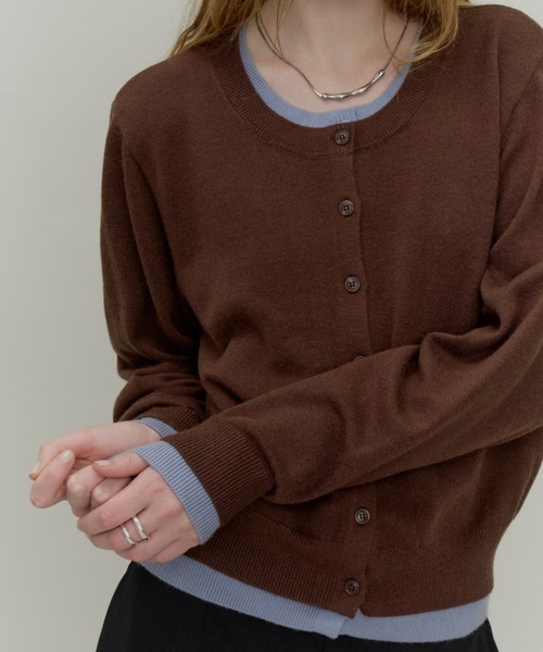 Plumel(プルメル)の「Bi-color Layered Like Knit Cardigan / バイカラーレイヤードライクニットカーディガン(ニット/セーター・レディース・ブラック/ベージュ/サックスブルー・MEDIUM)」の10枚目の写真