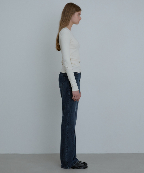 CCOMA(コンマ)の「CMJ52 ディープブルーブラック スリムフレアパンツ(デニムパンツ・レディース・その他・SMALL/MEDIUM/LARGE)」の4枚目の写真