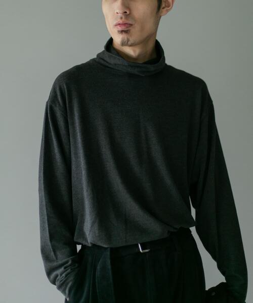 URBAN RESEARCH DOORS(アーバンリサーチドアーズ)の「タートルネック スムース ロングスリーブTシャツ(Tシャツ/カットソー・メンズ・ブラウン/チャコールグレー・LARGE/MEDIUM)」の5枚目の写真