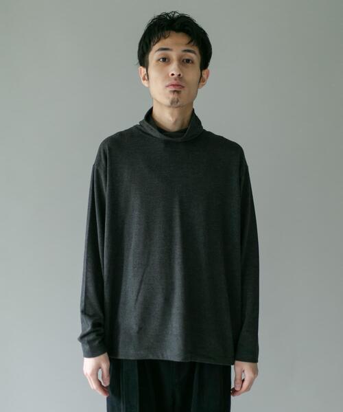 URBAN RESEARCH DOORS(アーバンリサーチドアーズ)の「タートルネック スムース ロングスリーブTシャツ(Tシャツ/カットソー・メンズ・ブラウン/チャコールグレー・LARGE/MEDIUM)」の10枚目の写真