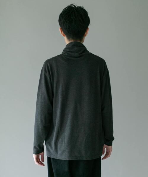URBAN RESEARCH DOORS(アーバンリサーチドアーズ)の「タートルネック スムース ロングスリーブTシャツ(Tシャツ/カットソー・メンズ・ブラウン/チャコールグレー・LARGE/MEDIUM)」の12枚目の写真
