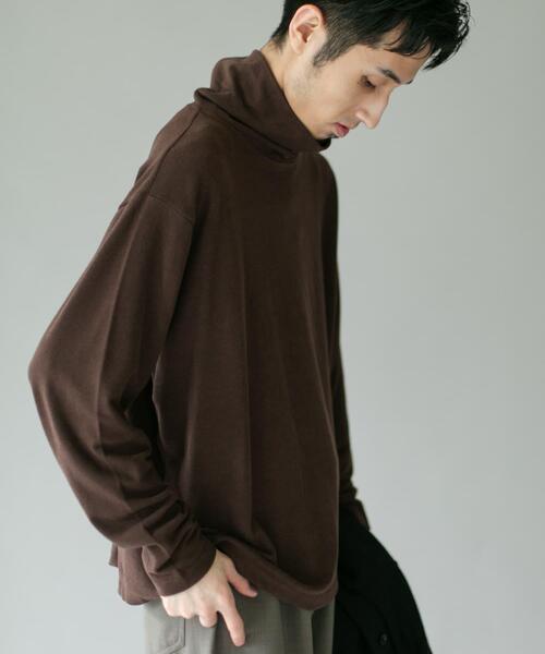 URBAN RESEARCH DOORS(アーバンリサーチドアーズ)の「タートルネック スムース ロングスリーブTシャツ(Tシャツ/カットソー・メンズ・ブラウン/チャコールグレー・LARGE/MEDIUM)」の19枚目の写真