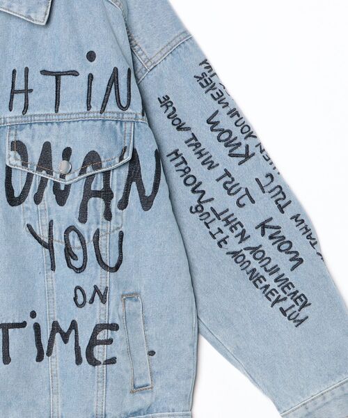 gossip!ロサンゼルス(ゴシップロサンゼルス)の「刺繍グラフィティ英字 オーバーサイズデニムジャケット レディース ビッグシルエット G ジャン ストリート Y2K(デニムジャケット・レディース・ライトブルー・FREE)」の4枚目の写真