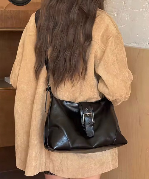 ammy.(エイミードット)の「【 ammy. / エイミードット 】 ワイドバックル ベルトデザイン 2way ショルダーバッグ(ショルダーバッグ・レディース・ダークブラウン/ブラック・FREE)」の5枚目の写真