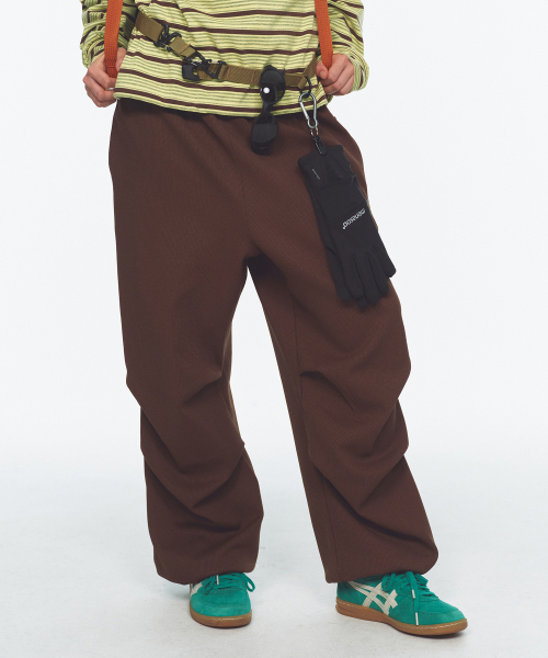 MENASOO(ミナス)の「Waffle Layered Waist Pants_Brown(スウェットパンツ・レディース・ブラウン・1/2)」の11枚目の写真
