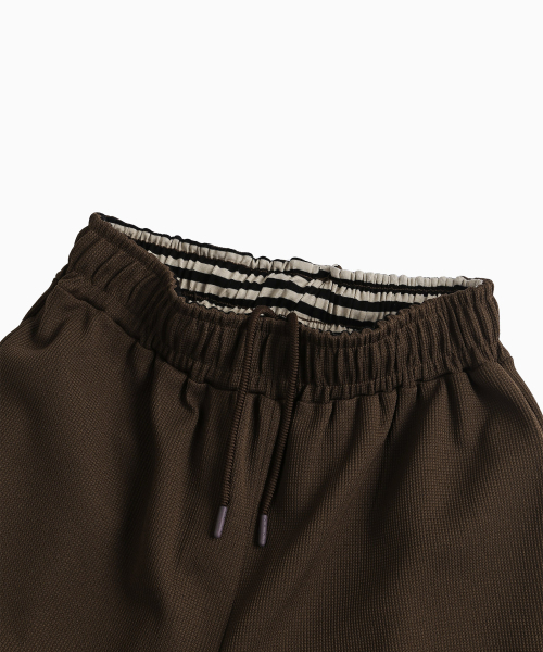 MENASOO(ミナス)の「Waffle Layered Waist Pants_Brown(スウェットパンツ・レディース・ブラウン・1/2)」の20枚目の写真