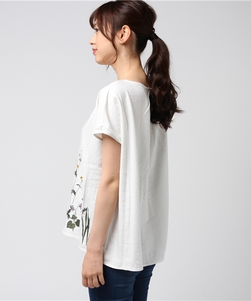 LBC(エルビーシー)の「レーヨンリネン裾刺繍ブラウス (シャツ/ブラウス・レディース・ホワイト/ブラック・MEDIUM/LARGE)」の9枚目の写真