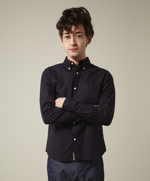 BEAMS(ビームス)の「○BEAMS / SKINNY オックスBDシャツ(シャツ/ブラウス・メンズ・ホワイト/ブラック/イエロー/ネイビー/パープル/ブルー・SMALL/MEDIUM/LARGE)」の4枚目の写真