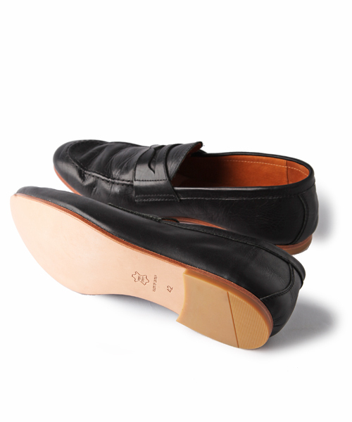 And A(アンドエー)の「COIN LOAFER (ARCOLLETTA PADRONE)(その他シューズ・メンズ・ライトブラウン/ブラック・25.5cm/26.5cm)」の7枚目の写真