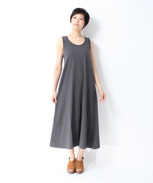 GLOBAL WORK(グローバルワーク)の「【GLOBAL WORK】カットマキシノースリーブワンピース(チュニック・レディース・グレー/ネイビー/パープル/グレー系その他/ブルー系その他/イエロー/オレンジ/その他・LARGE/MEDIUM)」の2枚目の写真