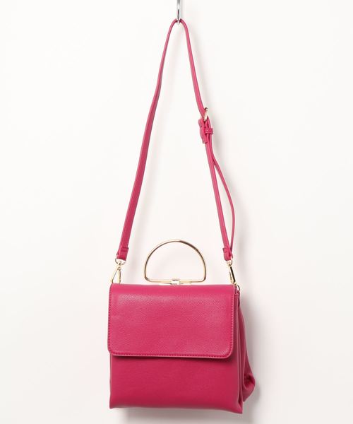 NATURAL BEAUTY BASIC（ナチュラルビューティーベーシック）の「センターメタルハンドルショルダー（ショルダーバッグ・レディース・ブラック/ピンク/ガンメタ・ﾌﾘ-）」の2枚目の写真