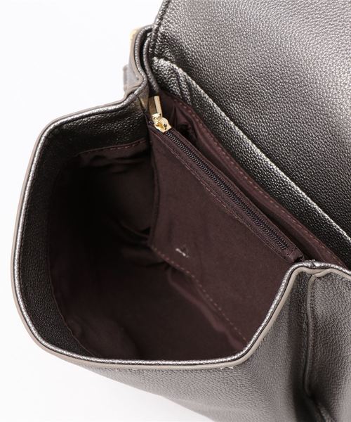 NATURAL BEAUTY BASIC（ナチュラルビューティーベーシック）の「センターメタルハンドルショルダー（ショルダーバッグ・レディース・ブラック/ピンク/ガンメタ・ﾌﾘ-）」の9枚目の写真