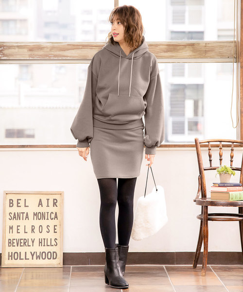 KOBE LETTUCE（コウベレタス）の「選べる2タイプ裏起毛バルーンスリーブスウェットプルオーバートップス＊レディース/トレーナー/パーカー[C3526]神戸レタス（パーカー・レディース・ブラック/パープル/ネイビー/グレー/オフホワイト/モカ/ホワイト系その他/ブラック系その他/グレー系その他/ブラウン系その他/ブルー系その他/パープル系その他/キャメル/イエロー系その他・FREE）」の8枚目の写真