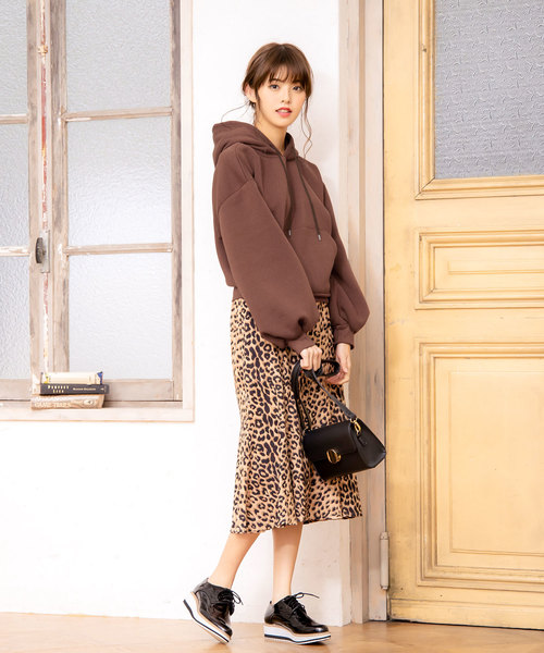 KOBE LETTUCE（コウベレタス）の「選べる2タイプ裏起毛バルーンスリーブスウェットプルオーバートップス＊レディース/トレーナー/パーカー[C3526]神戸レタス（パーカー・レディース・ブラック/パープル/ネイビー/グレー/オフホワイト/モカ/ホワイト系その他/ブラック系その他/グレー系その他/ブラウン系その他/ブルー系その他/パープル系その他/キャメル/イエロー系その他・FREE）」の21枚目の写真