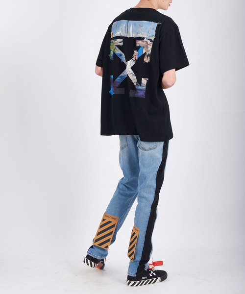off white(オフホワイト)の「Off-White “COLORED ARROWS”オーバーTシャツ(Tシャツ/カットソー・メンズ・ブラック・SMALL)」の5枚目の写真