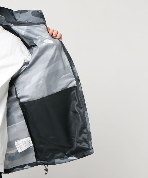 NIKE（ナイキ）の「ナイキ カモ ウィンドブレーカー ＨＤ ジャケット AV8418（その他アウター・メンズ・グレー・M/L/S/XL/XXL）」の2枚目の写真