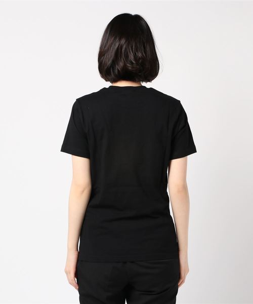 Guess（ゲス）の「GUESSトライアングルロゴ 半袖Tシャツ（Tシャツ/カットソー・レディース・ホワイト/ブラック・SMALL/MEDIUM/LARGE/X-LARGE）」の4枚目の写真