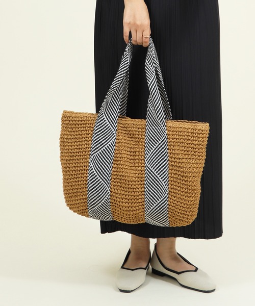 BASE（ベース）の「ラメテープハンドル 定番カゴバッグ A4収納可（かごバッグ・レディース・ブラック/ベージュ/ネイビー/ピンク/グレー/ダークベージュ/ブラウン/カーキ・FREE）」の14枚目の写真