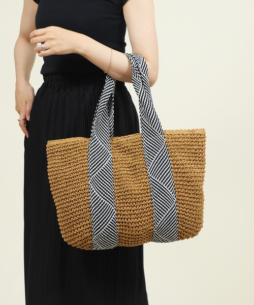 BASE（ベース）の「ラメテープハンドル 定番カゴバッグ A4収納可（かごバッグ・レディース・ブラック/ベージュ/ネイビー/ピンク/グレー/ダークベージュ/ブラウン/カーキ・FREE）」の13枚目の写真