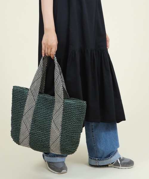 BASE（ベース）の「ラメテープハンドル 定番カゴバッグ A4収納可（かごバッグ・レディース・ブラック/ベージュ/ネイビー/ピンク/グレー/ダークベージュ/ブラウン/カーキ・FREE）」の20枚目の写真