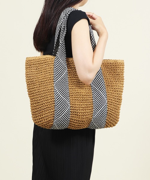 BASE（ベース）の「ラメテープハンドル 定番カゴバッグ A4収納可（かごバッグ・レディース・ブラック/ベージュ/ネイビー/ピンク/グレー/ダークベージュ/ブラウン/カーキ・FREE）」の17枚目の写真