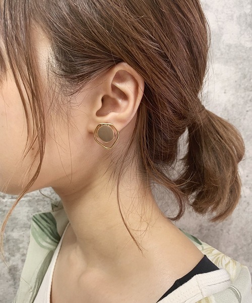 dictionary（ディクショナリー）の「【dictionary / ディクショナリー】 デザイン アンティーク イヤリング（イヤリング・レディース・ホワイト/ライトホワイト/ネイビー/ブラウン/イエロー/グリーン/ライトブラウン/クリアブラック/ワインレッド/クリアイエロー/ブルー系その他/クリアブルー・FREE）」の6枚目の写真