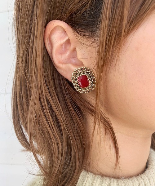 dictionary（ディクショナリー）の「【dictionary / ディクショナリー】 デザイン アンティーク イヤリング（イヤリング・レディース・ホワイト/ライトホワイト/ネイビー/ブラウン/イエロー/グリーン/ライトブラウン/クリアブラック/ワインレッド/クリアイエロー/ブルー系その他/クリアブルー・FREE）」の2枚目の写真