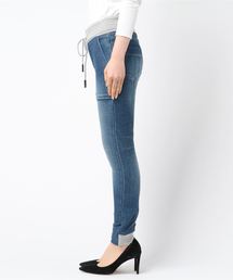 ダブルスタンダードクロージング ☆星形パッチ付きストレートデニム ダブルスタンダードクロージング ☆星形パッチ付きストレート