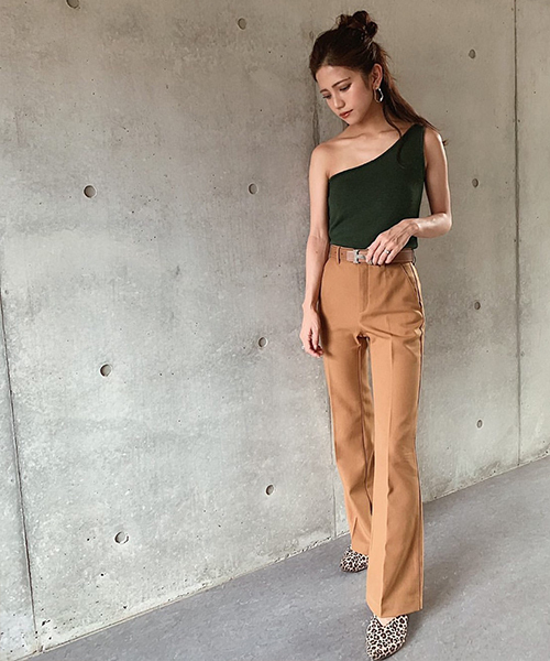 AZUL by moussy（アズールバイマウジー）の「2WAY KNIT SET TOPS/2WAYニットセットトップス（ニット/セーター・レディース・ベージュ/ダークグリーン/ブラック/オフホワイト・MEDIUM/SMALL）」の21枚目の写真