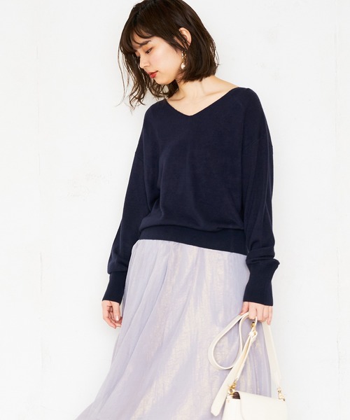 natural couture(ナチュラルクチュール)の「カシミアタッチVネックプルオーバー(ニット/セーター・レディース・サックスブルー/イエロー/ピンク/ミント/アイボリー/ネイビー・FREE)」の4枚目の写真