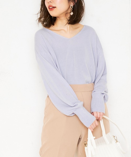 natural couture(ナチュラルクチュール)の「カシミアタッチVネックプルオーバー(ニット/セーター・レディース・サックスブルー/イエロー/ピンク/ミント/アイボリー/ネイビー・FREE)」の5枚目の写真