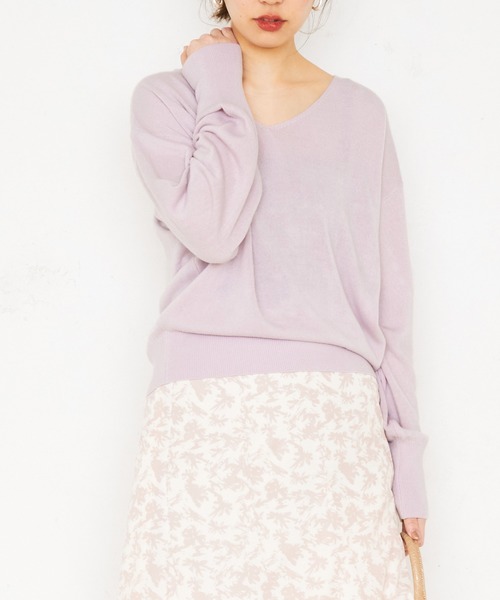 natural couture(ナチュラルクチュール)の「カシミアタッチVネックプルオーバー(ニット/セーター・レディース・サックスブルー/イエロー/ピンク/ミント/アイボリー/ネイビー・FREE)」の12枚目の写真