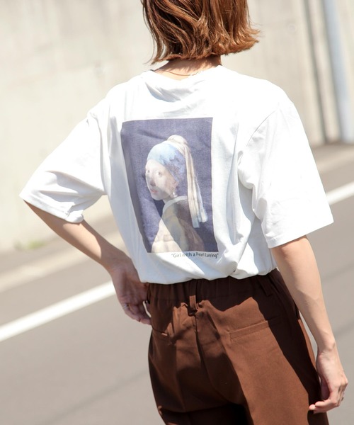 ZIP FIVE（ジップファイブ）の「【ZIP FIVE】バックプリントアート絵画半袖Tシャツ（Tシャツ/カットソー・レディース・ブラック系2/ベージュ系/ベージュ系2/ブラック/ホワイト系2/ブラック系/ホワイト系/ベージュ/ホワイト/ベージュ系1/ブラック系1/ホワイト系1・MEDIUM/X-LARGE/LARGE）」の3枚目の写真