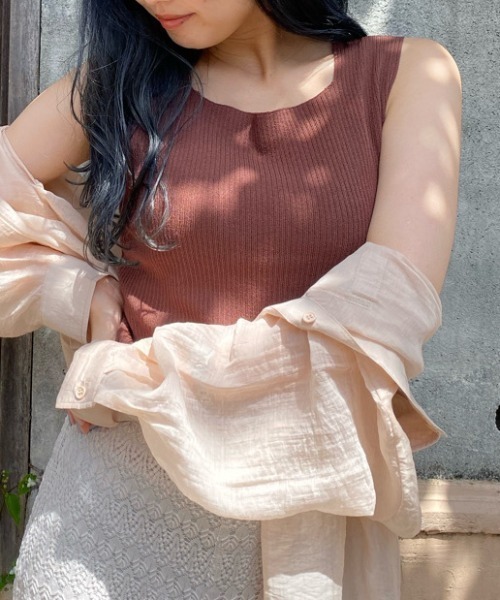 CECIL McBEE（セシルマクビー）の「スクエアノースリーブニットTOPS 