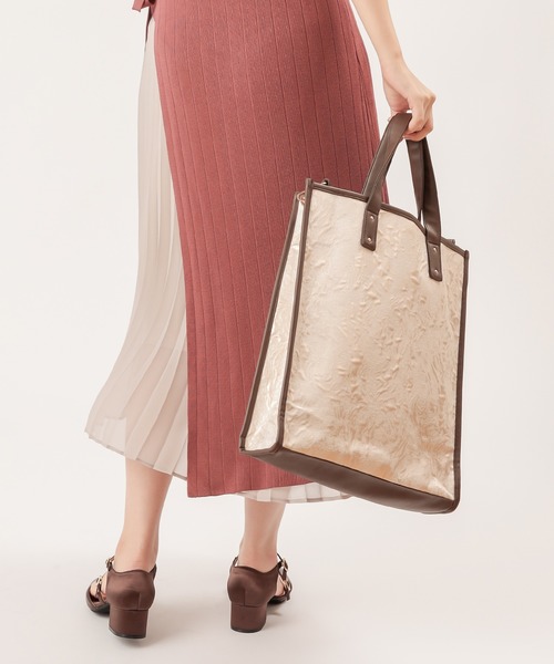 natural couture(ナチュラルクチュール)の「バイカラートートバッグ(トートバッグ・レディース・モカ/オフホワイト/アイボリー・FREE)」の12枚目の写真