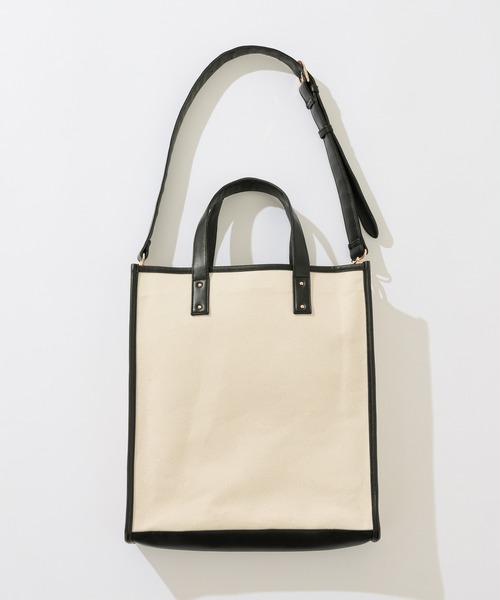 natural couture(ナチュラルクチュール)の「バイカラートートバッグ(トートバッグ・レディース・モカ/オフホワイト/アイボリー・FREE)」の16枚目の写真