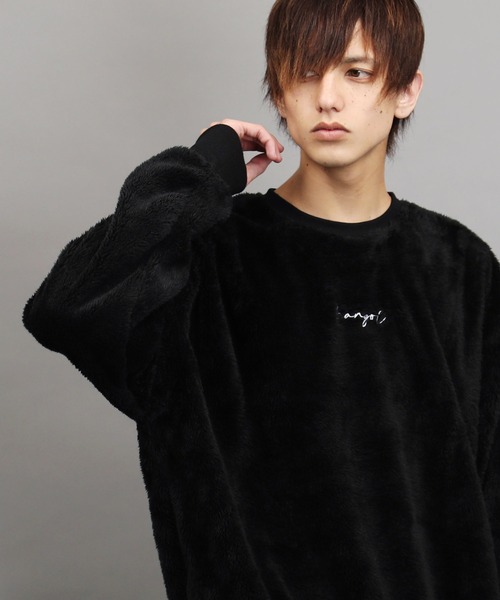 KANGOL（カンゴール）の「KANGOL / カンゴール 別注 コラボ オーバーサイズ ボア フリース クルーネック トレーナー（スウェット・メンズ・ベージュ/ブラウン/モカ/グレイッシュベージュ/オフホワイト/ブラック系その他/ホワイト系その他/ベージュ系その他/グレー系その他/ブラウン系その他/ブラック/グレー系その他2/グレー系その他3・SMALL/MEDIUM/LARGE/X-LARGE）」の4枚目の写真