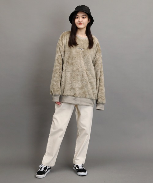KANGOL（カンゴール）の「KANGOL / カンゴール 別注 コラボ オーバーサイズ ボア フリース クルーネック トレーナー（スウェット・メンズ・ベージュ/ブラウン/モカ/グレイッシュベージュ/オフホワイト/ブラック系その他/ホワイト系その他/ベージュ系その他/グレー系その他/ブラウン系その他/ブラック/グレー系その他2/グレー系その他3・SMALL/MEDIUM/LARGE/X-LARGE）」の18枚目の写真