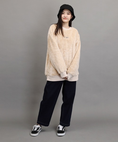 KANGOL（カンゴール）の「KANGOL / カンゴール 別注 コラボ オーバーサイズ ボア フリース クルーネック トレーナー（スウェット・メンズ・ベージュ/ブラウン/モカ/グレイッシュベージュ/オフホワイト/ブラック系その他/ホワイト系その他/ベージュ系その他/グレー系その他/ブラウン系その他/ブラック/グレー系その他2/グレー系その他3・SMALL/MEDIUM/LARGE/X-LARGE）」の22枚目の写真