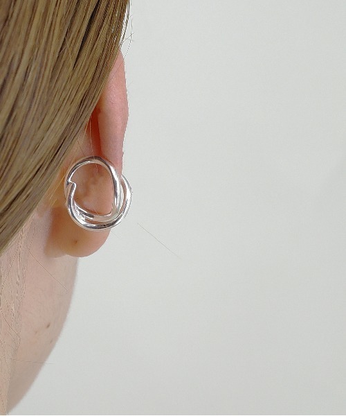 AROM.（アロム）の「【AROM. / アロム】シルバー925 / DISTORCERE Ear Cuff / イヤーカフ（イヤーカフ・レディース・シルバー/ゴールド・FREE）」の12枚目の写真