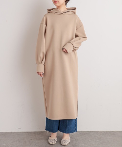 natural couture(ナチュラルクチュール)の「サイドジップダンボールニットパーカーワンピース(ワンピース・レディース・ブラック/ベージュ/カーキ/ブルー/グレイッシュベージュ・FREE)」の18枚目の写真