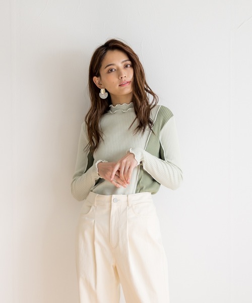 White Collection（ホワイトコレクション）の「【2021SS新作】T/Cワイドリブ配色メローカットソー（Tシャツ/カットソー・レディース・チャコールグレー/ライトブルー/イエロー/グリーン/アイボリー/グレイッシュベージュ・M）」の21枚目の写真