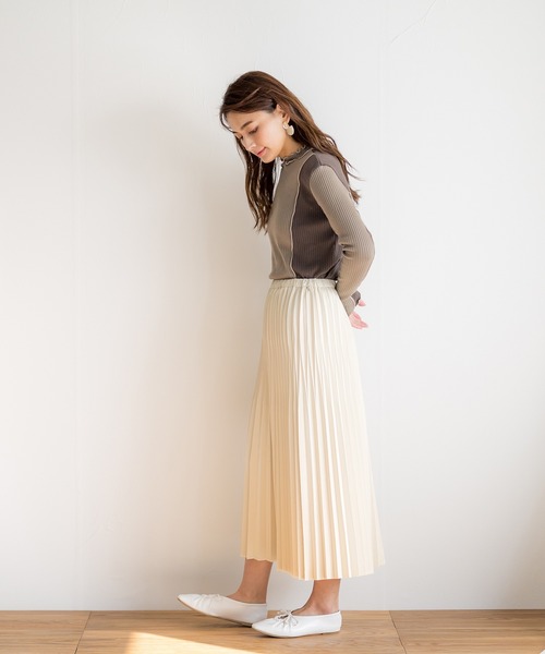 White Collection（ホワイトコレクション）の「【2021SS新作】T/Cワイドリブ配色メローカットソー（Tシャツ/カットソー・レディース・チャコールグレー/ライトブルー/イエロー/グリーン/アイボリー/グレイッシュベージュ・M）」の19枚目の写真