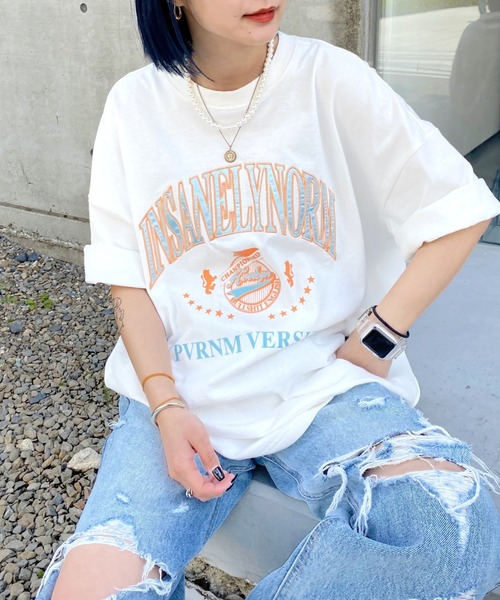 WHO'S WHO gallery(フーズフーギャラリー)の「【KOOKY'N/クーキー】刺繍viesityカレッジTEE(Tシャツ/カットソー・メンズ・ネイビー/ホワイト/ライトグレー/バーガンディー/ブラック・FREE)」の2枚目の写真