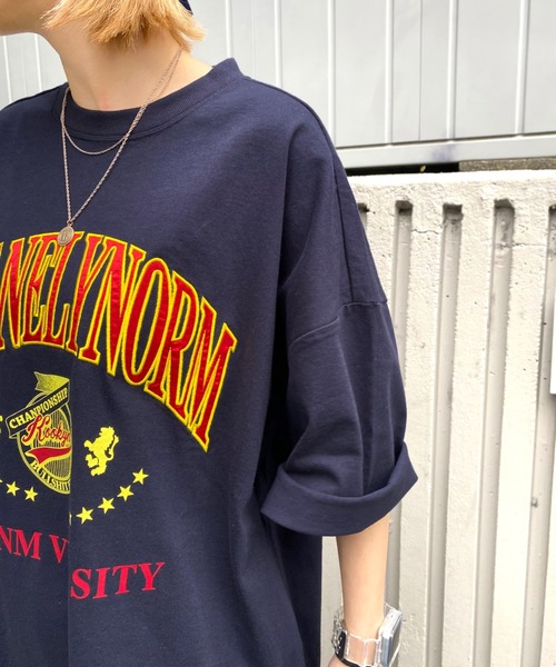 WHO'S WHO gallery(フーズフーギャラリー)の「【KOOKY'N/クーキー】刺繍viesityカレッジTEE(Tシャツ/カットソー・メンズ・ネイビー/ホワイト/ライトグレー/バーガンディー/ブラック・FREE)」の16枚目の写真