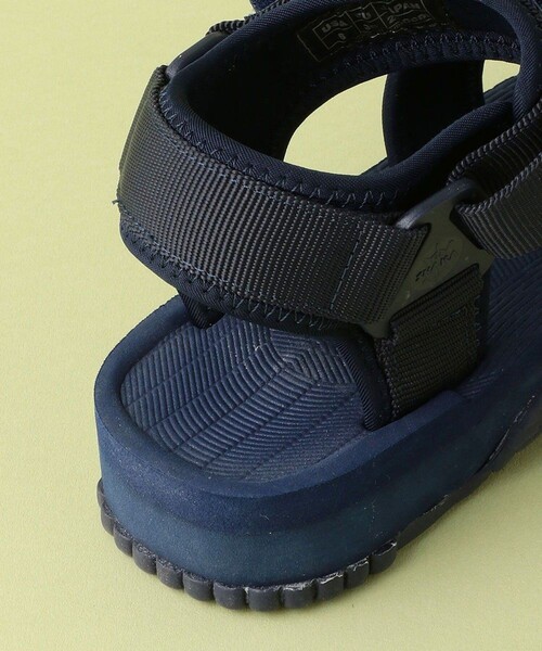 FREAK'S STORE（フリークスストア）の「SHAKA × FREAK'S STORE/シャカ 別注NEO BUNGY/別注ネオバンジー（サンダル・レディース・オフホワイト/ネイビー・5/6）」の19枚目の写真