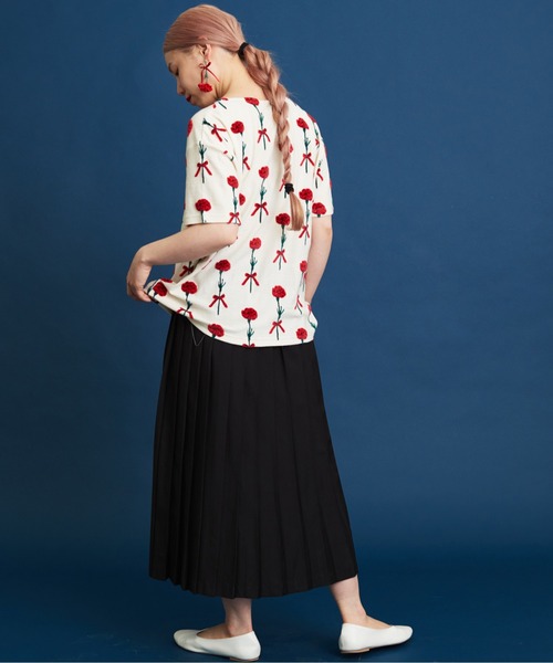 eiπe （イーペ）の「eiπe カーネーションジャカード　半袖プルオーバー（Tシャツ/カットソー・レディース・レッド/ブルー・FREE）」の21枚目の写真