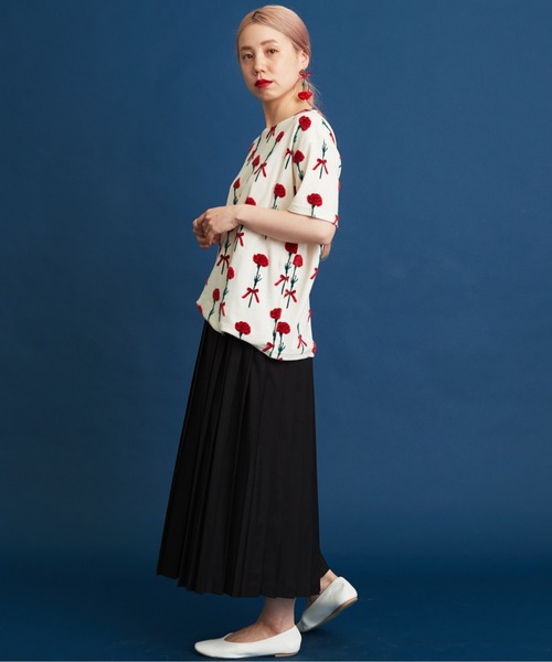 eiπe （イーペ）の「eiπe カーネーションジャカード　半袖プルオーバー（Tシャツ/カットソー・レディース・レッド/ブルー・FREE）」の17枚目の写真